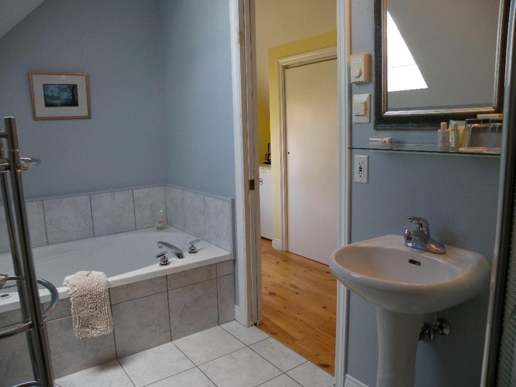 The Colonel'S In Bed And Breakfast Fredericton Quarto foto